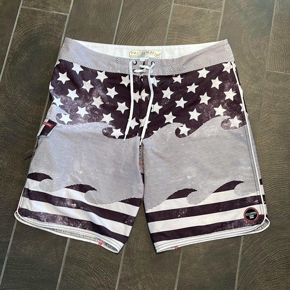 Mens Billabong Board Shorts.  Size 38.  Excellent Condition.